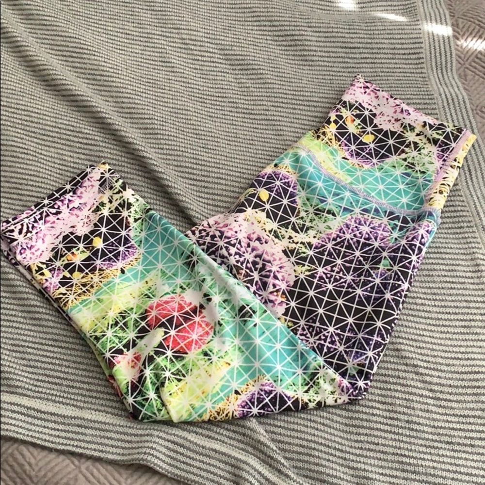 Lululemon Rare leggings!!